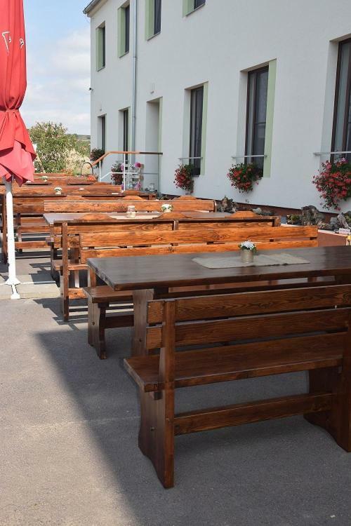 Jeleni Farma Jecmeniste Hotel Vrbovec Exterior photo